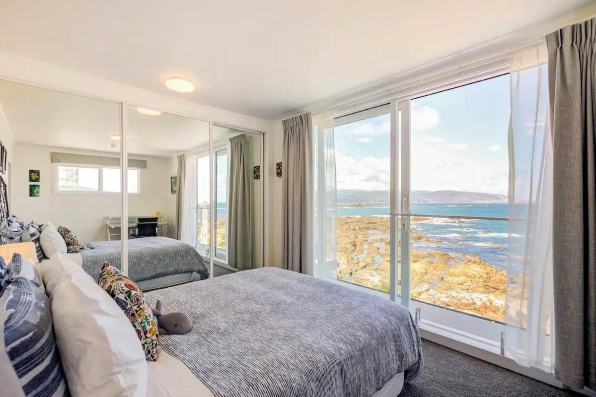 Oceanfront Escape Apartment Уелингтън Екстериор снимка